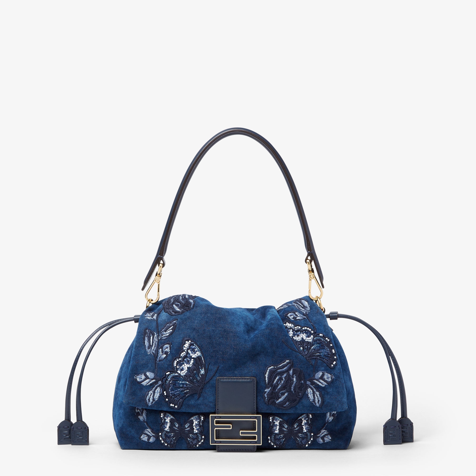 8BR833AVQXF1UJW_01?wid=2000&