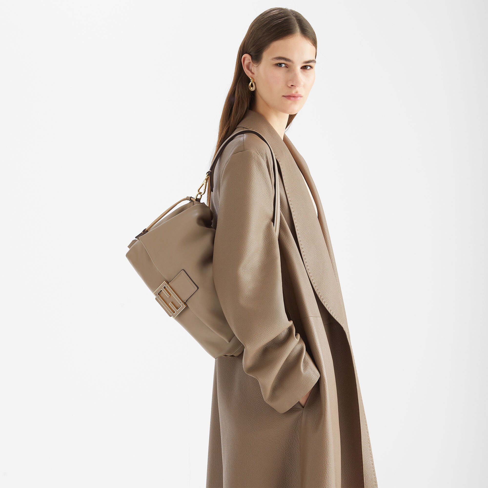 Mamma Baguette ラージ レザー グレー | Fendi Mamma Baguette ラージ レザー グレー | Fendi