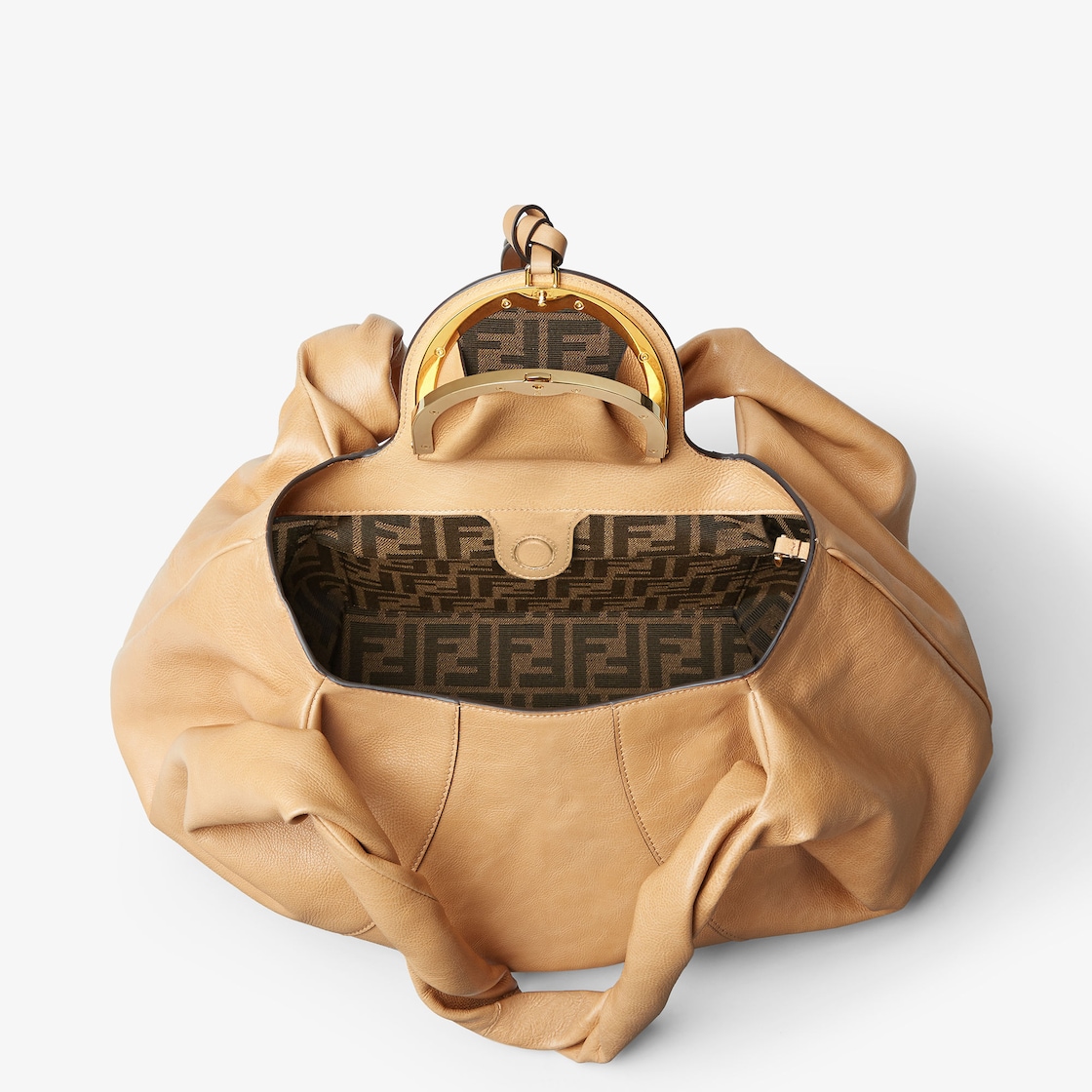 Fendi スパイ