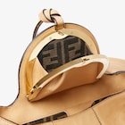 Fendi スパイ
