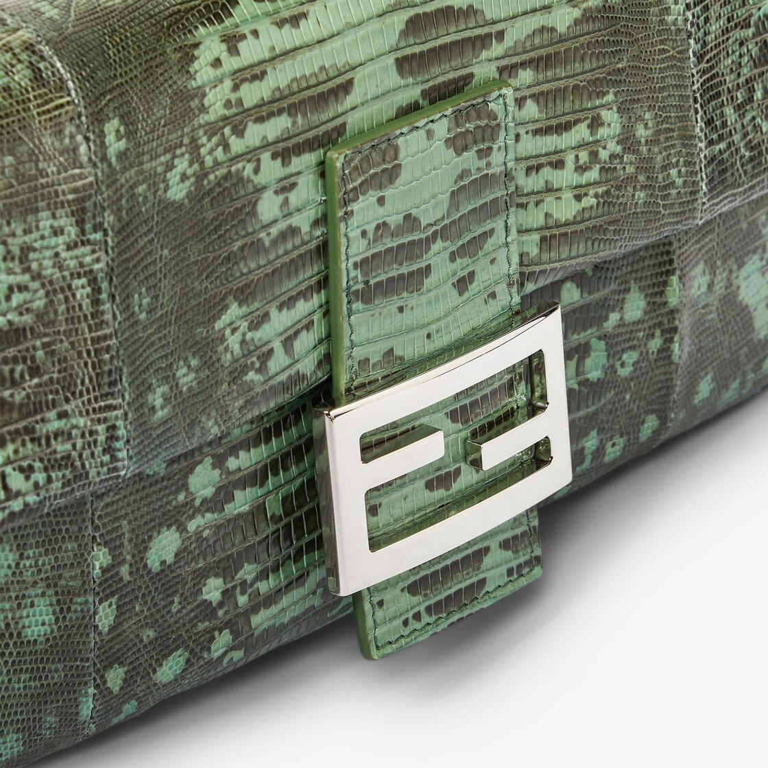 Baguette® 26424 - Green | FENDI US8/8