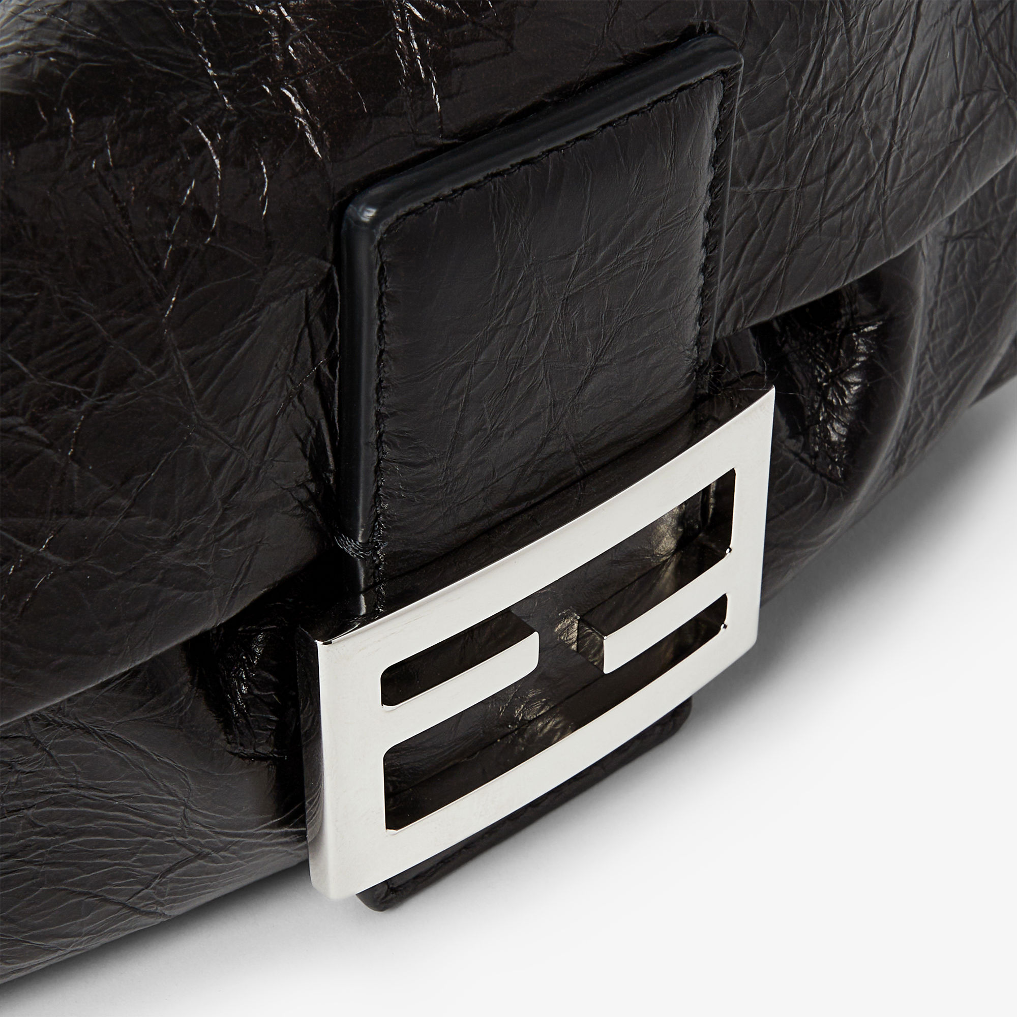 バゲット® ソフト スモール - ブラック | FENDI JP