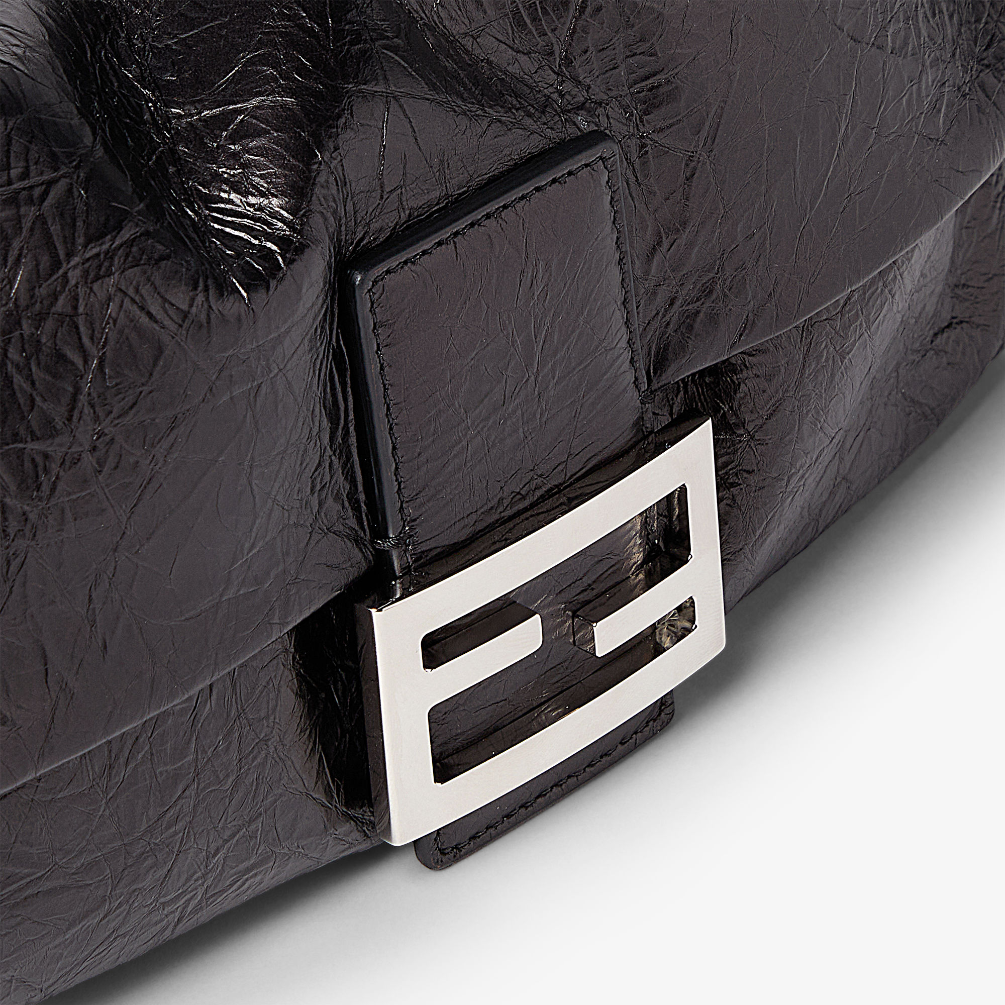 Baguette® Soft Medium - Black | FENDI US