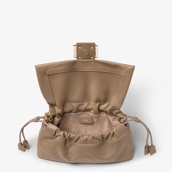 Fendi Baguette Soft Medium | Thumbnail 4