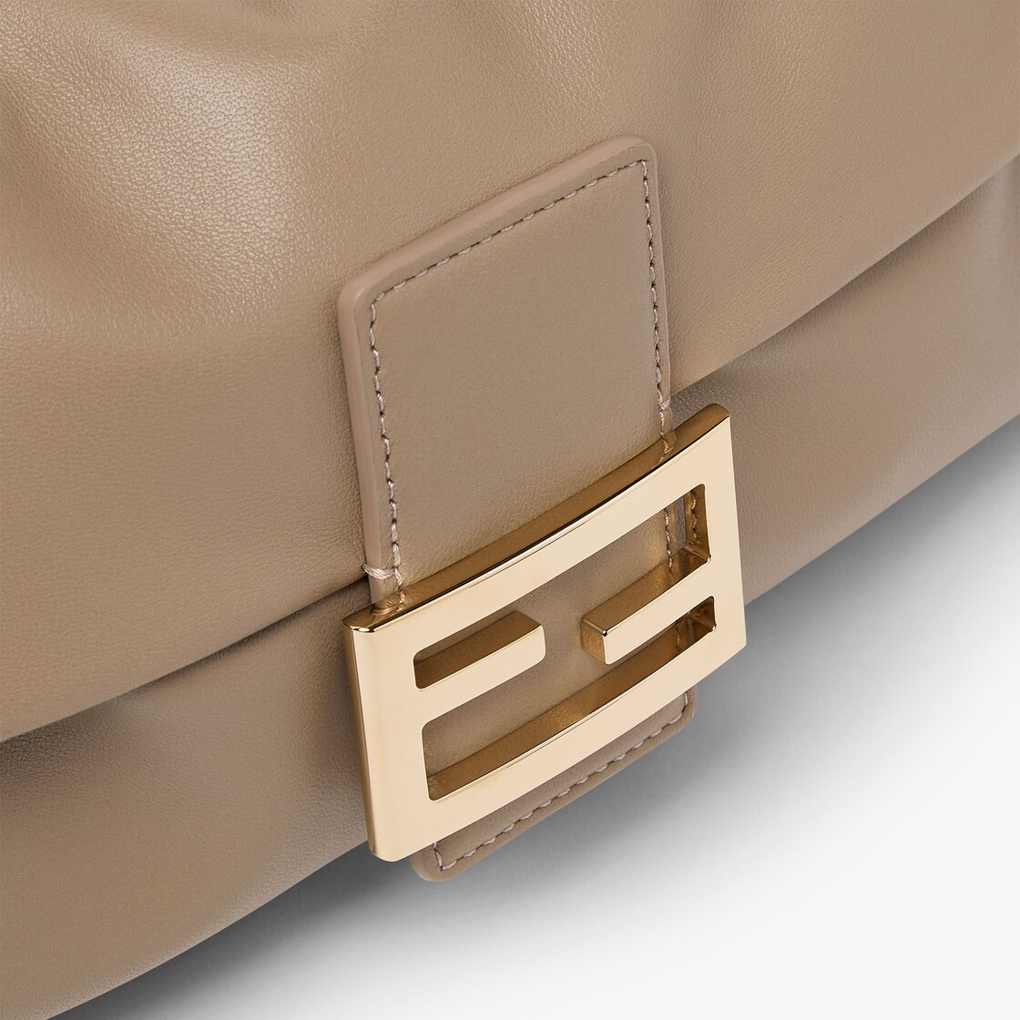 Baguette® Soft Medium - Grey | FENDI GB5/5