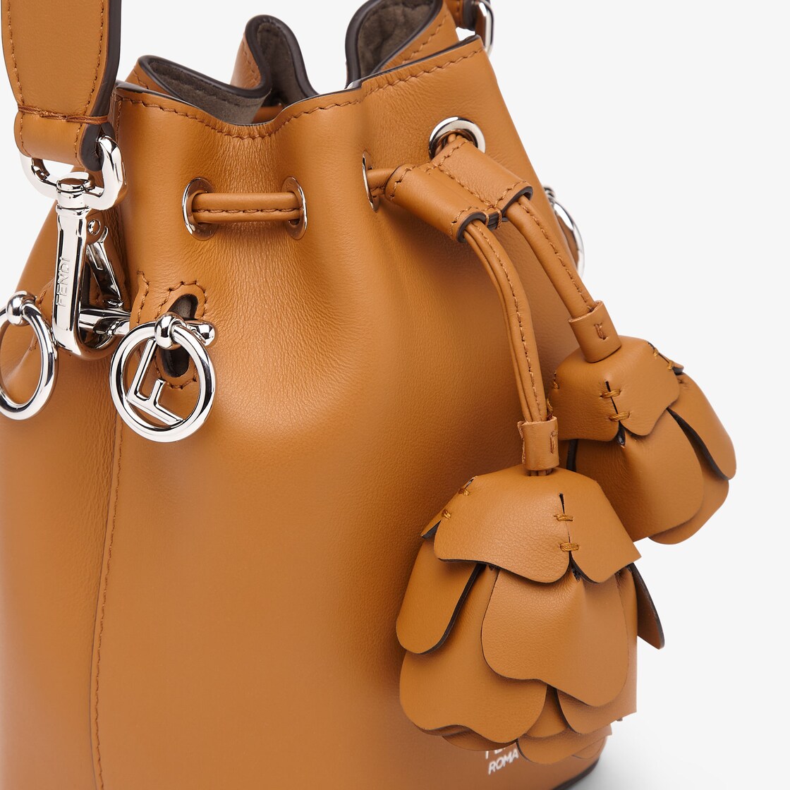 フェンディ　モントレゾール　3Dローズ　FENDI フェンディのバレンタイン -「モン トレゾール」やファー