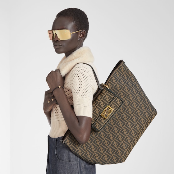 Fendi Iconic small Baguette® bag made of jacquard fabric with | Thumbnail 3