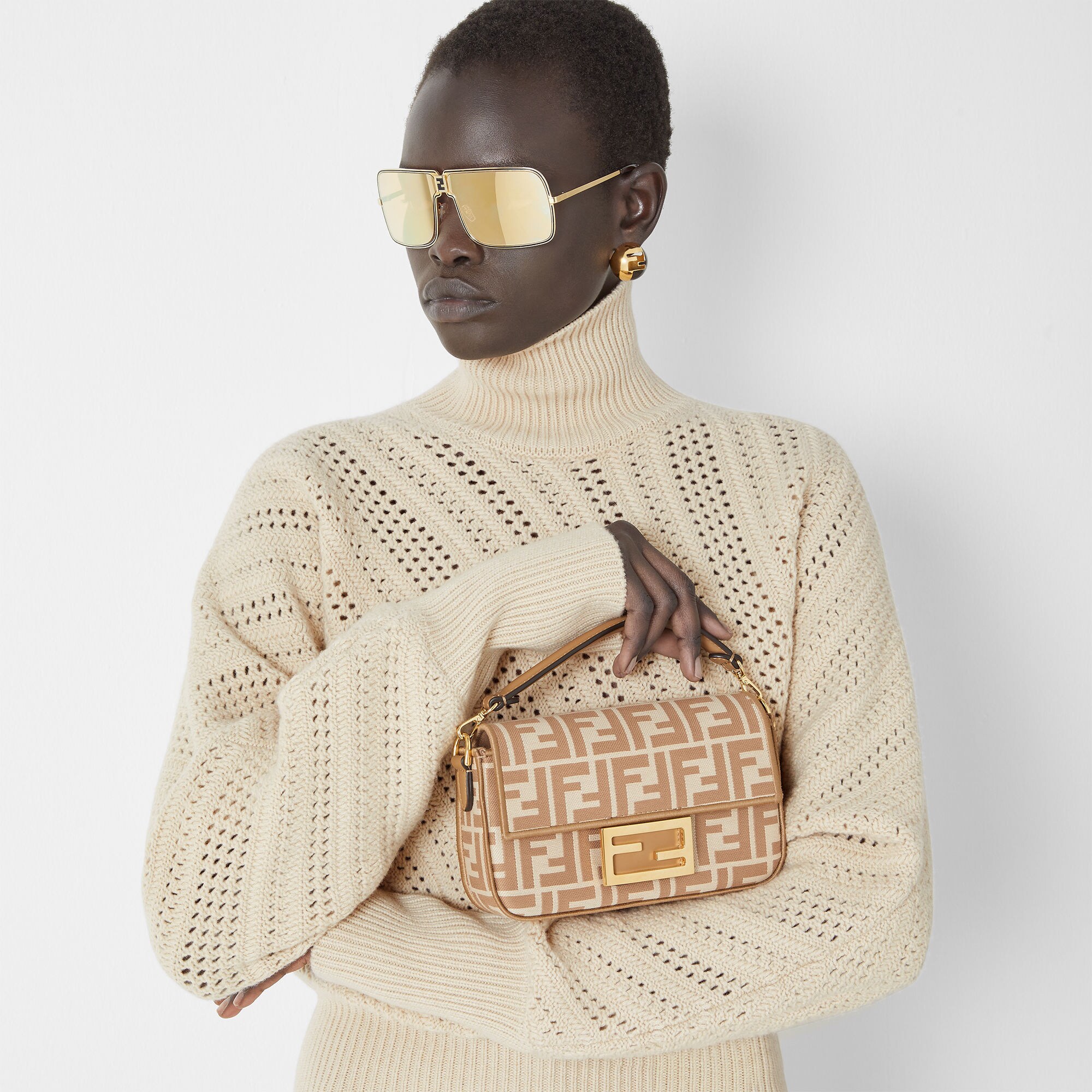 バゲット カプチーノカラー FFジャカードベルベット バッグ FENDI＊ カプチーノカラー FFジャカードベルベット バッグ