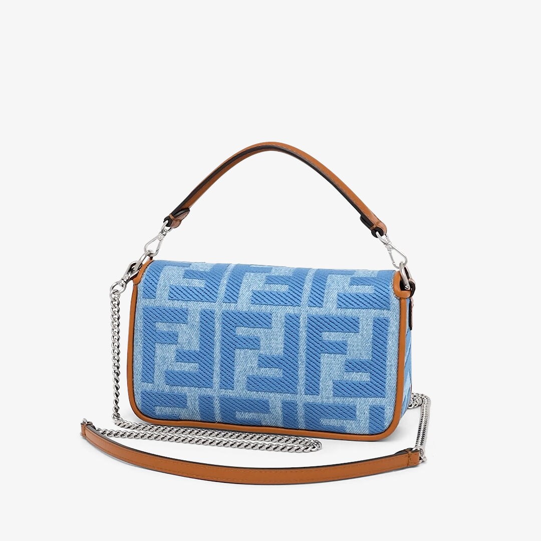 アウトレット【FENDI】LIGHT BLUE☆ビーズ ナノ バゲットバッグ 8BS017ARBBF1NQ0_01?wid=2000&