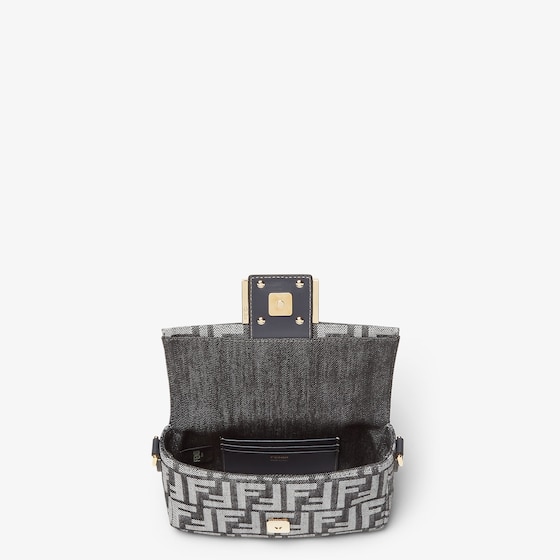 Fendi Iconic small Baguette® bag made of dark blue denim-effect | Thumbnail 4