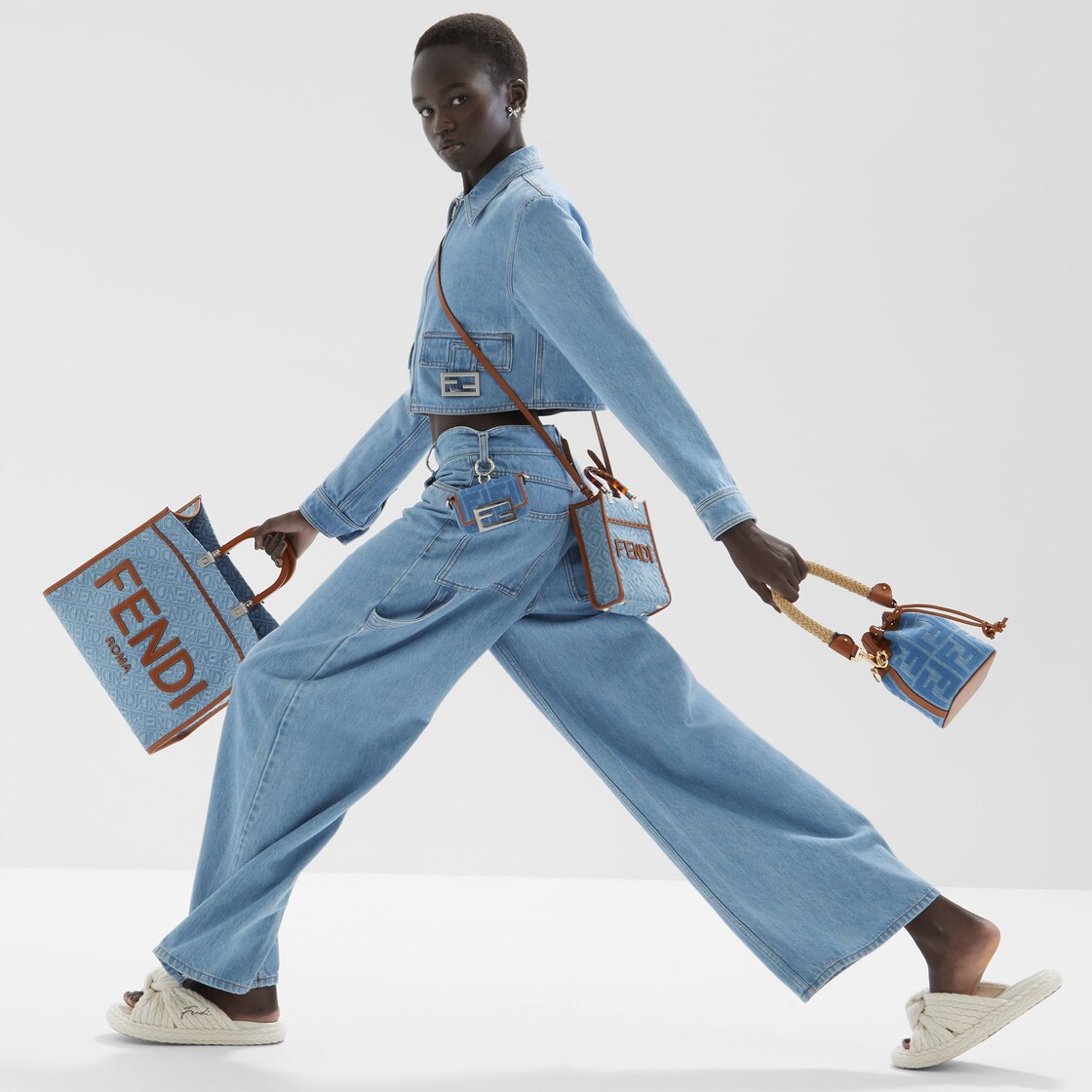 サンシャイン ショッパー ミニ - ライトブルー デニム ミニバッグ | Fendi