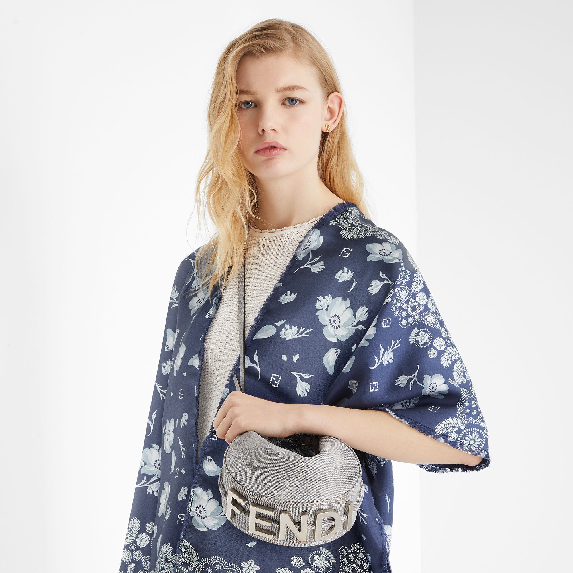 FENDI グラフィー ミニ デニム調 グレーレザー ミニバッグ Fendigraphy Mini Cuoio Romano leather Gray | Fendi