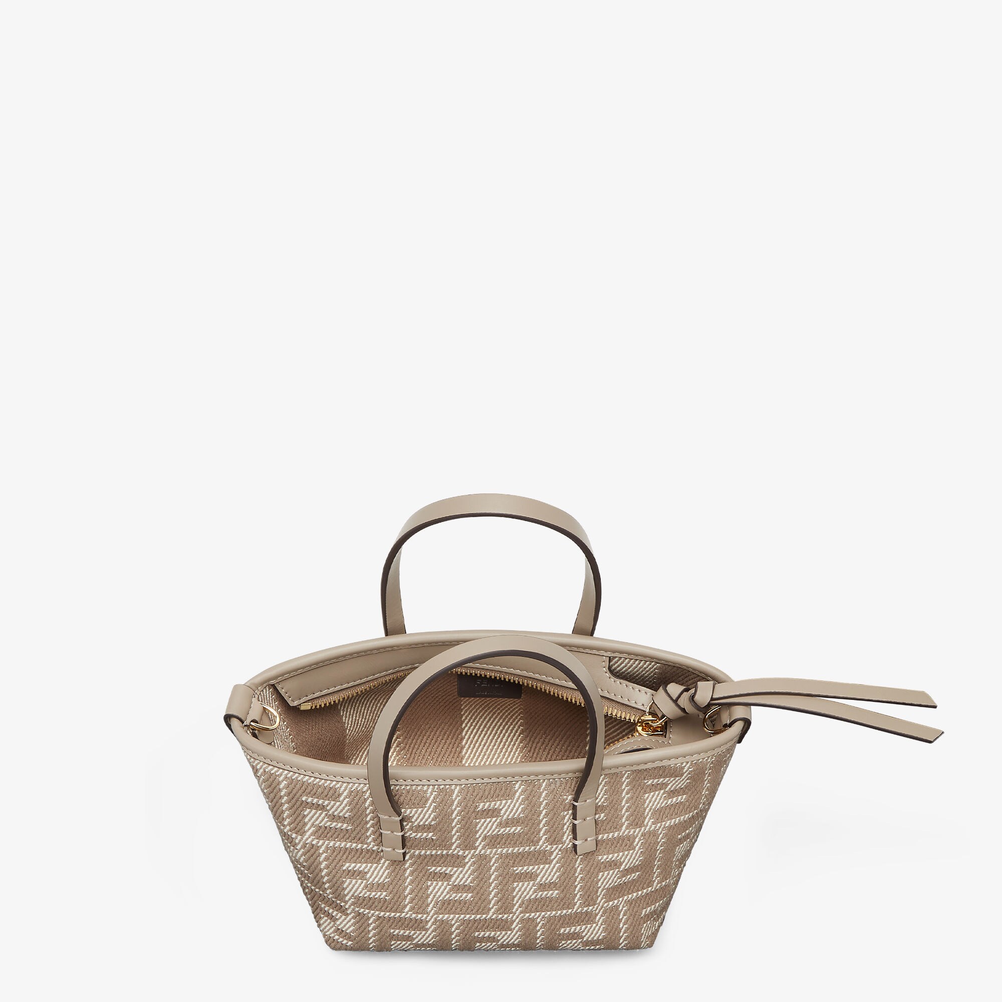 【FENDI】ロール スモール FENDI】ロール スモール FFラフィア クロシェ クラッチ付 tote