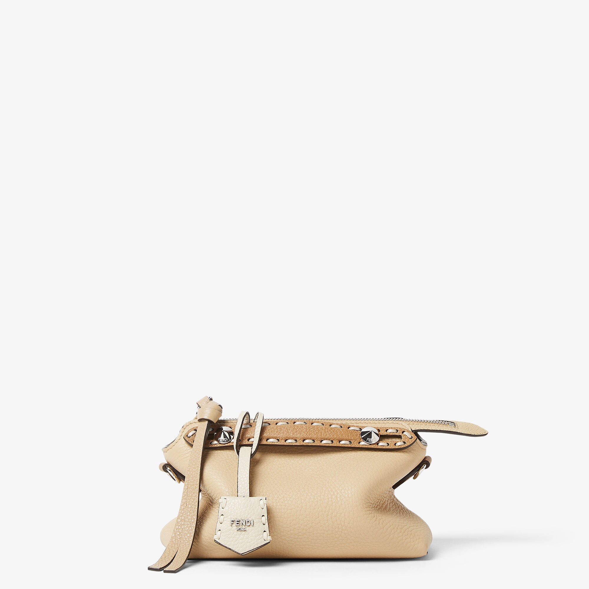 FENDI フェンディ リュック ベージュ フロントバックル レザー型