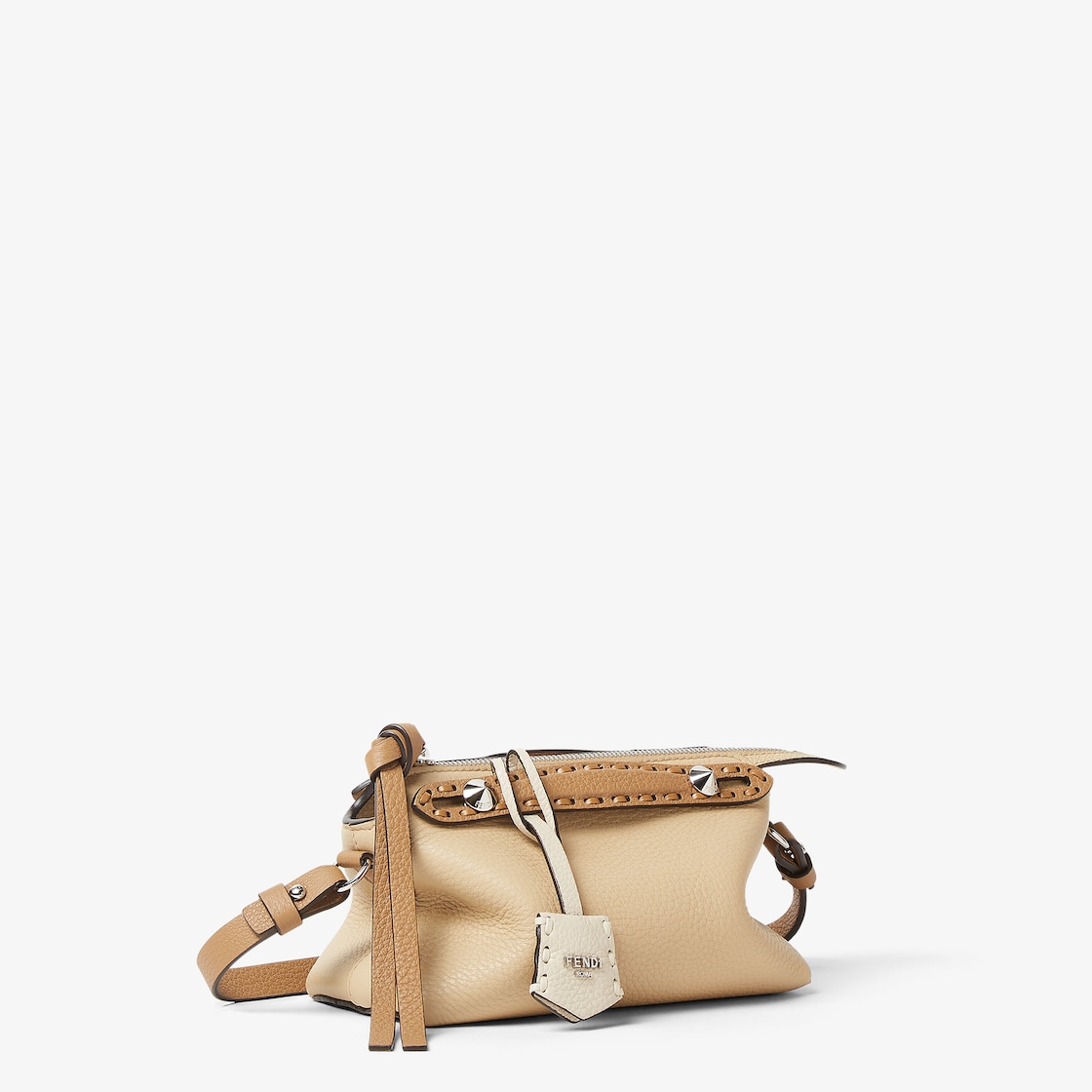 ウィメンズ デザイナー バイ ザ ウェイ | FENDI JP ウィメンズ デザイナー バイ ザ ウェイ | FENDI JP