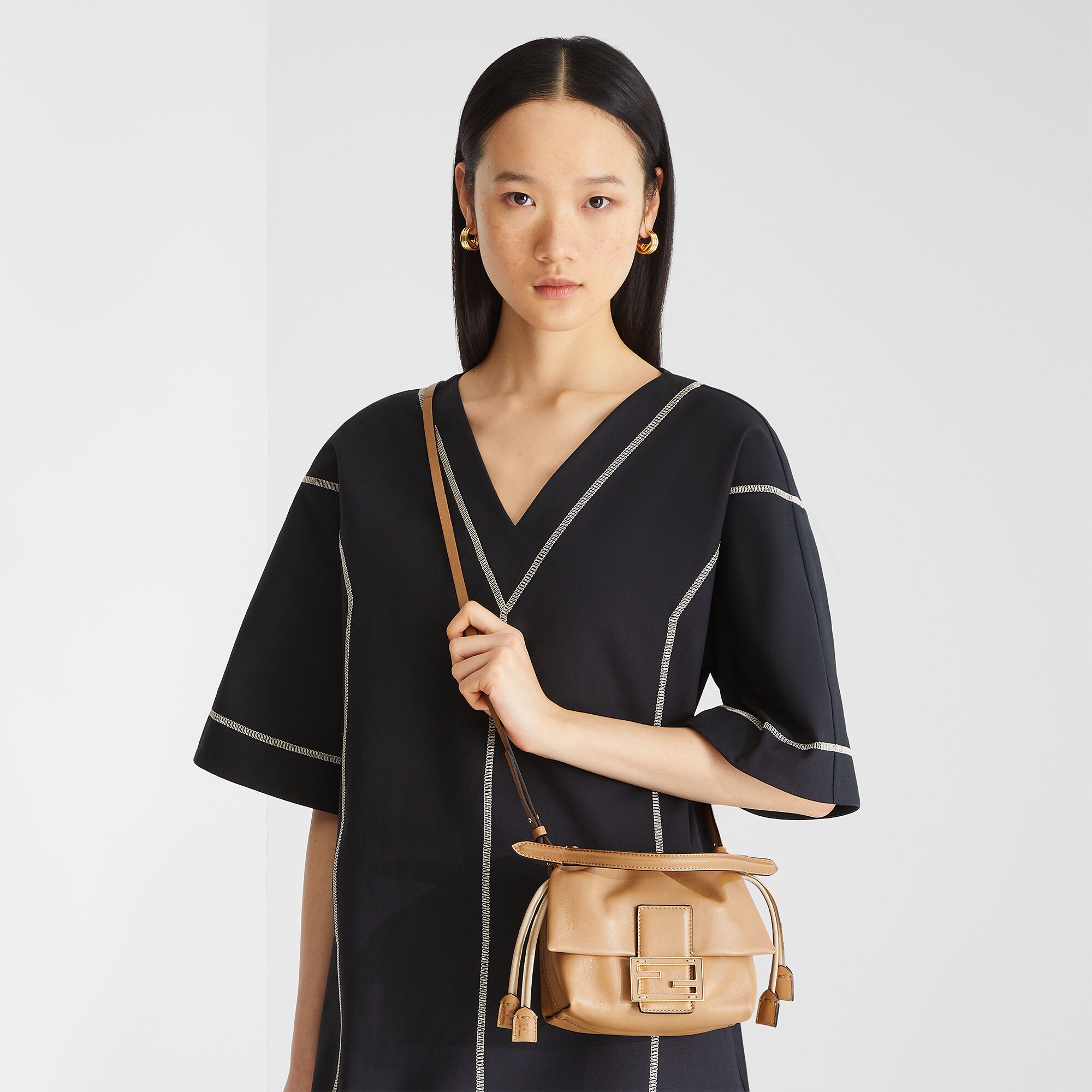 ショルダーバッグ・ポシェット FENDI Woman Shoulder bag Beige 8BS105 ABVE F19P8 FENDI: Shoulder bag woman - Beige | Fendi mini bag 8BS105