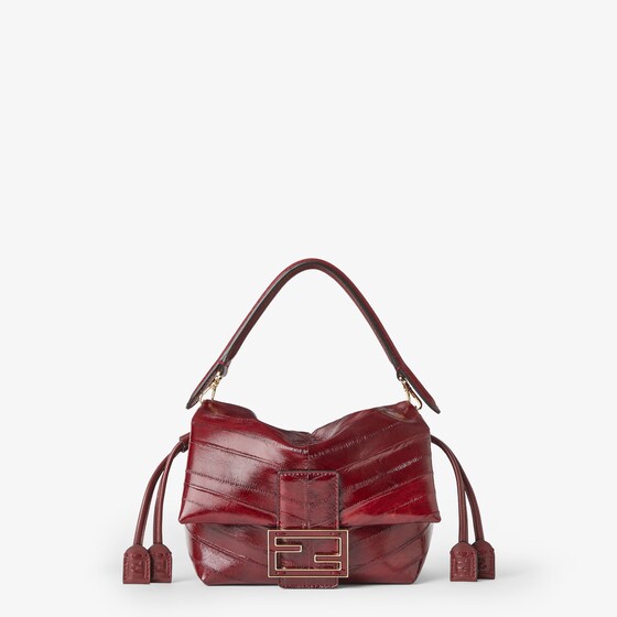 Fendi Mamma Baguette Small In Red