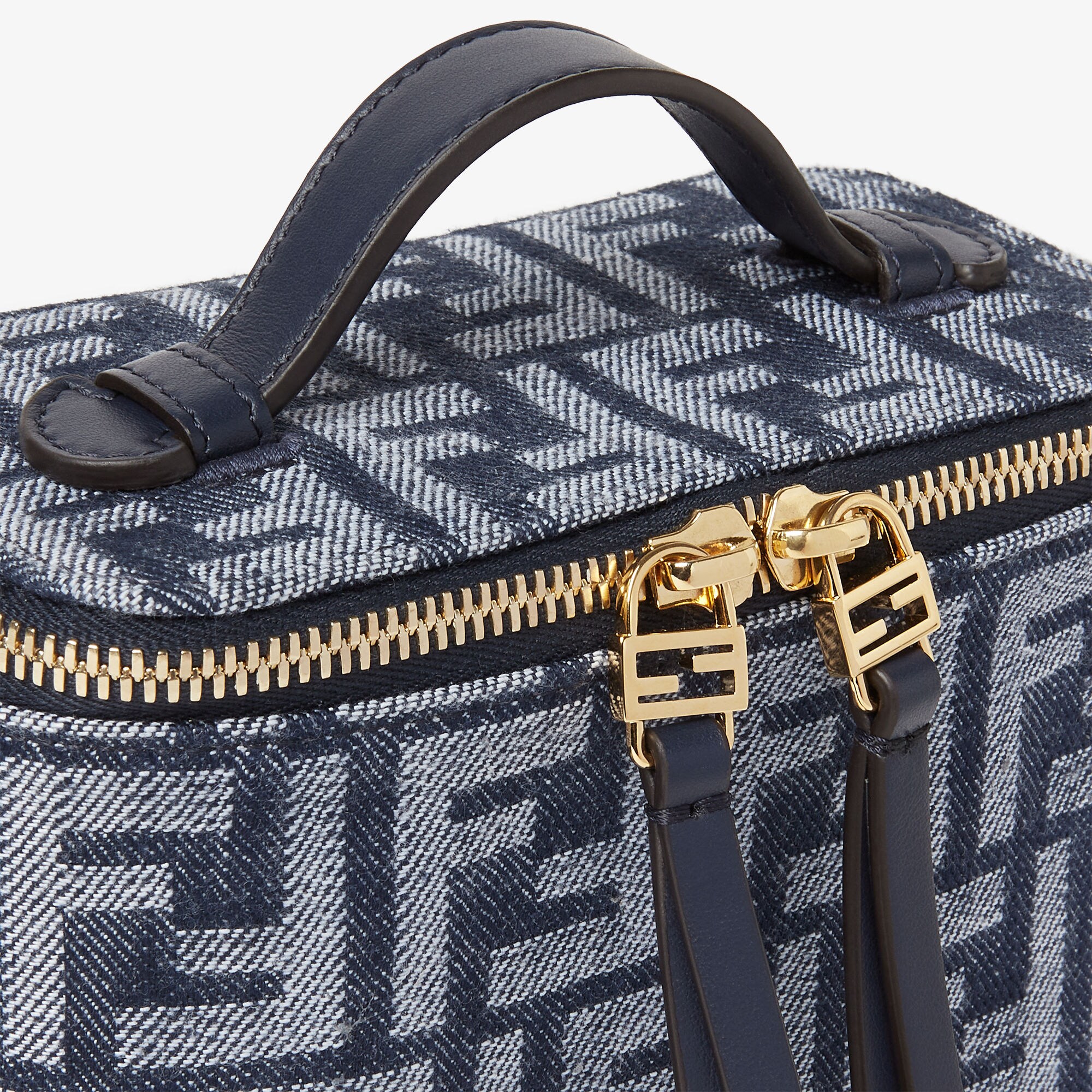 フェンディ ヴァニティ ファブリック ブルー | Fendi