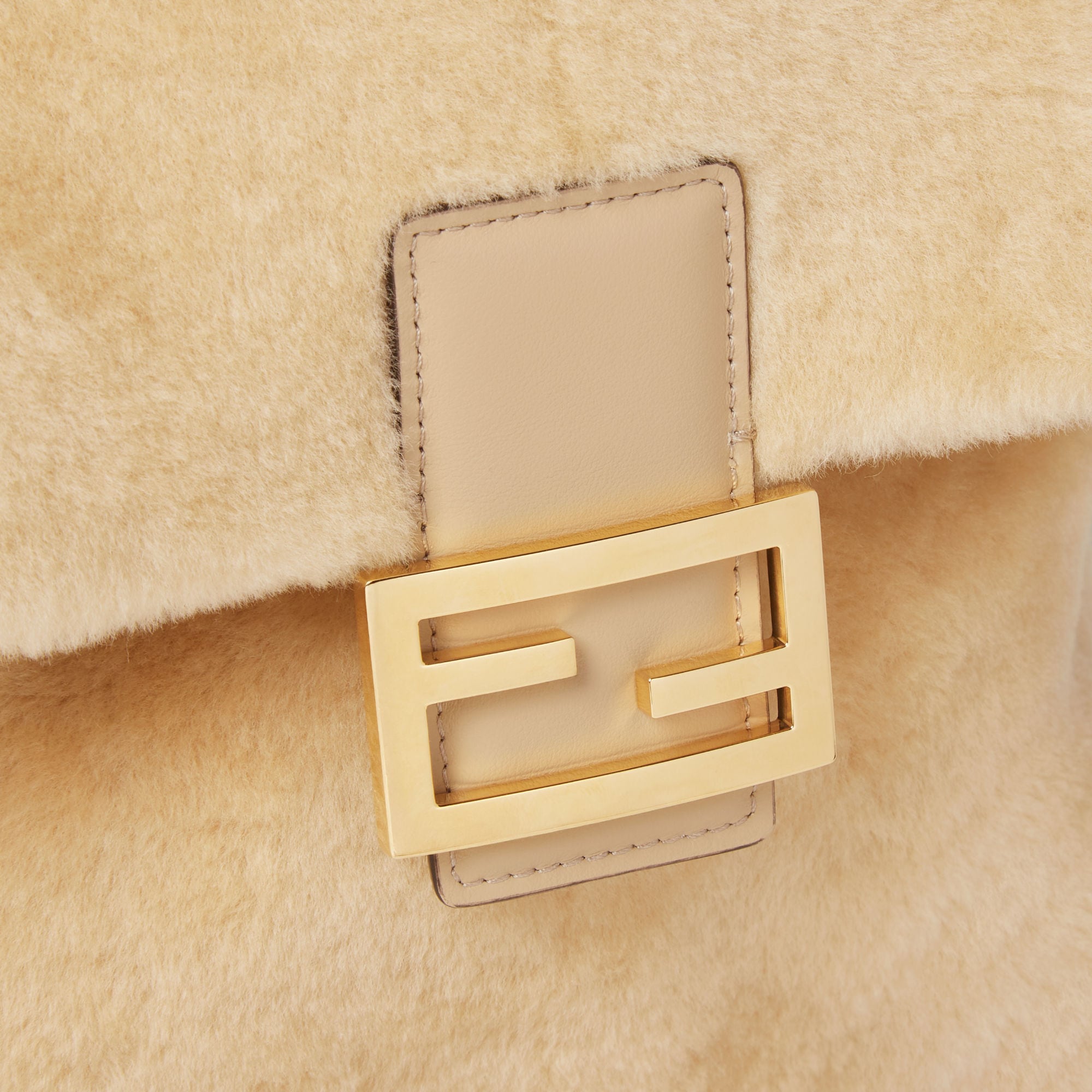 バックパック ファー ベージュ | Fendi