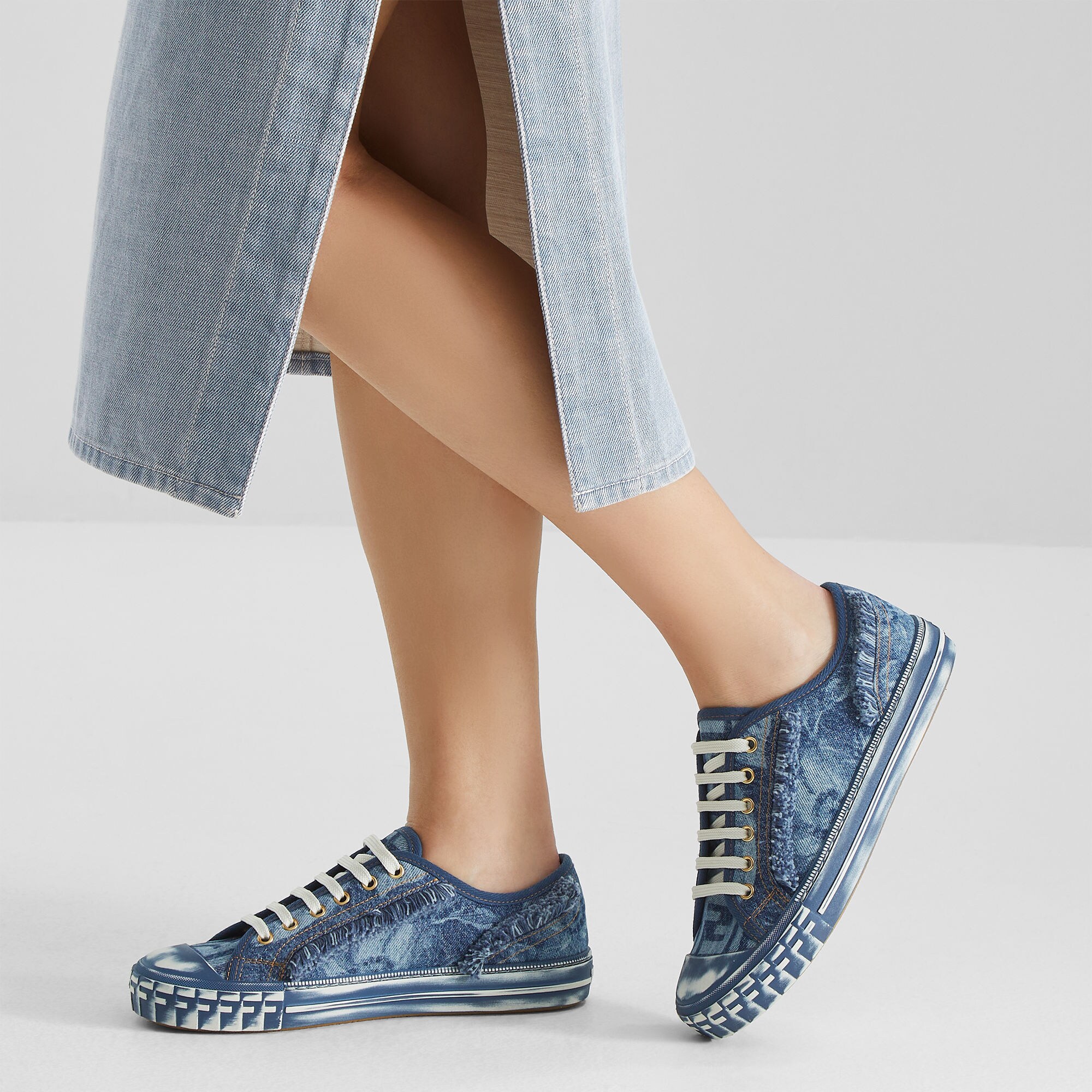 【関税込み】FENDI Light Blue Leather Domino Sneakers nm_4879221_100055_m