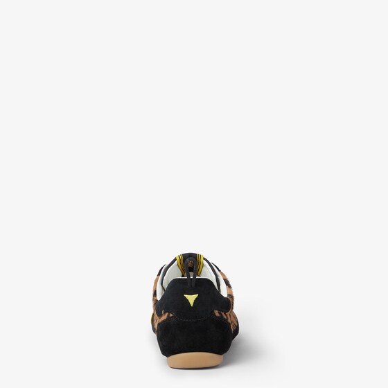 Fendi Soft for total freedom of movement, the Wrap lace-up | Thumbnail 3