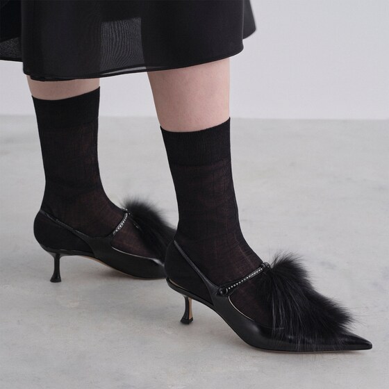 Fendi Inspired by the allure of film noir's femmes fatales | Thumbnail 3