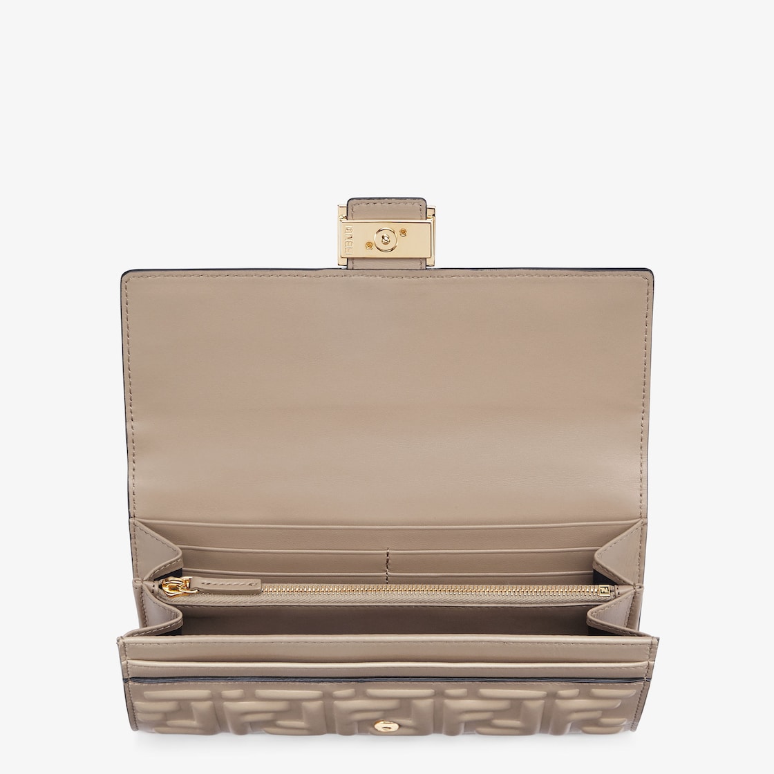 ⭐︎美品 FENDI バゲットコンチネンタル 長財布 シャンパン ⭐︎美品 FENDI バゲットコンチネンタル 長財布 シャンパン