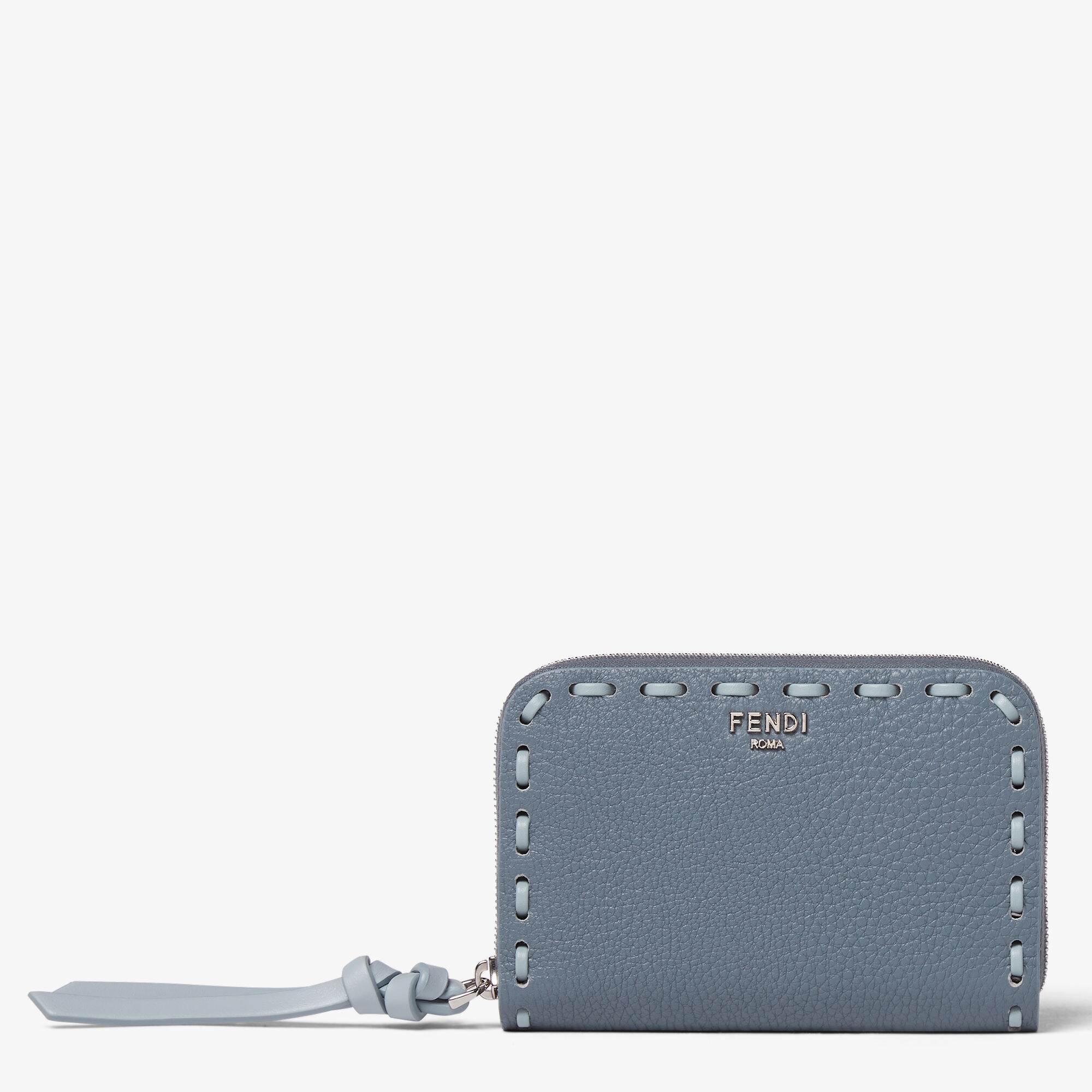 ピーカブー ジップアラウンド財布 ミニ カーフレザー ライトブルー | Fendi