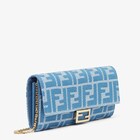 Cartera Continental Baguette con cadena