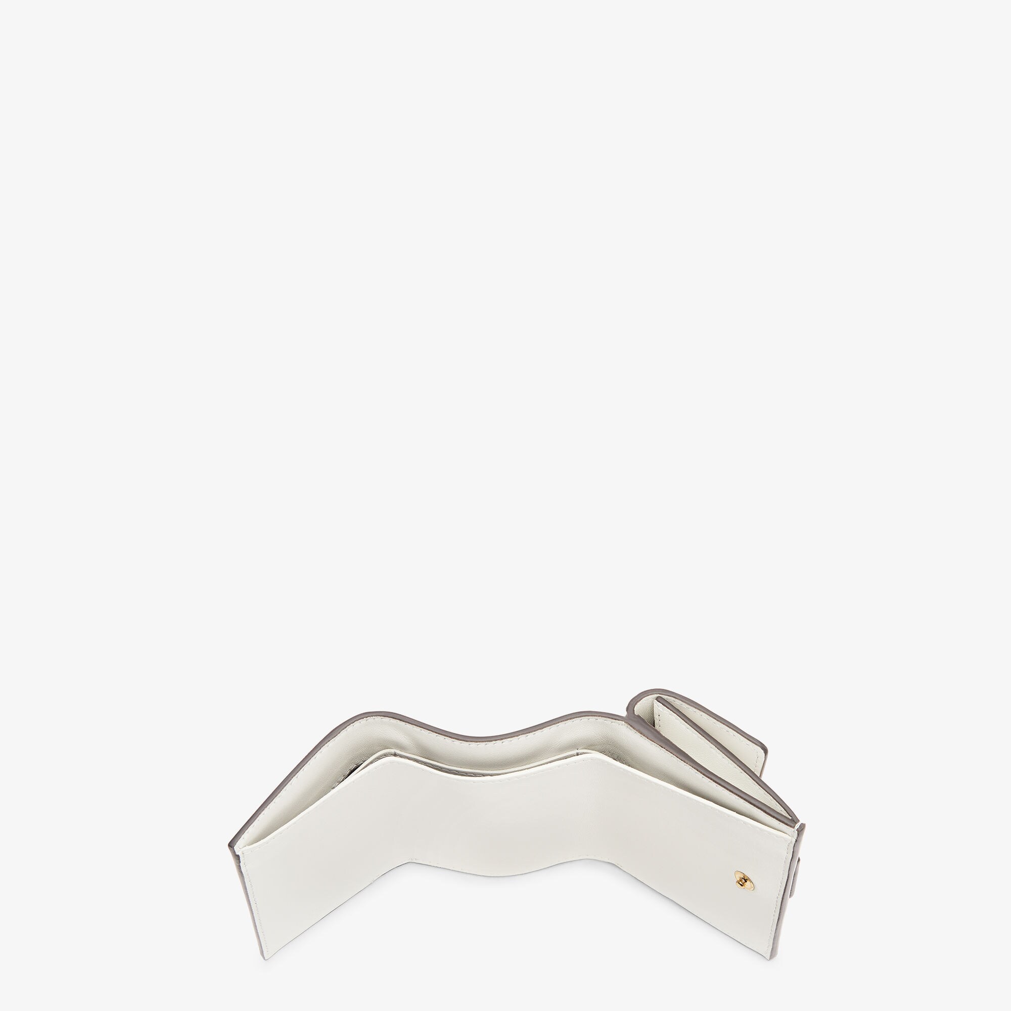 FENDI 三つ折り財布 ホワイト FENDI フェンディ 財布 三つ折り財布 BAGUETTE MICRO TRIFOLD