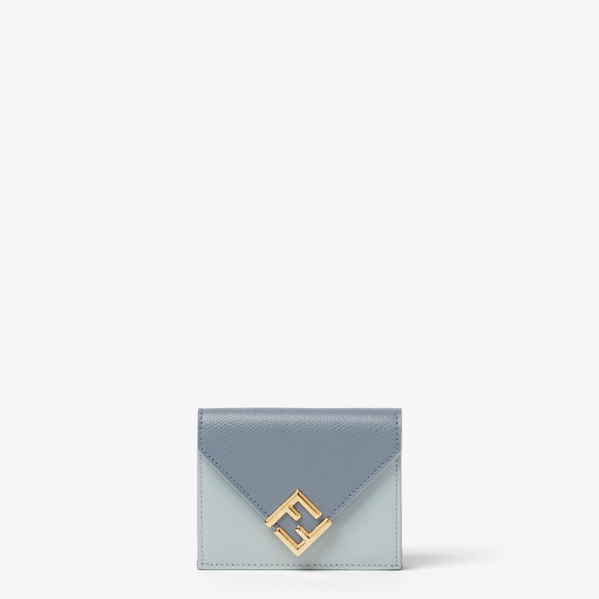 8M0480ALV4F1URV_01?wid=2000&