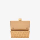 Cartera con cadena Baguette