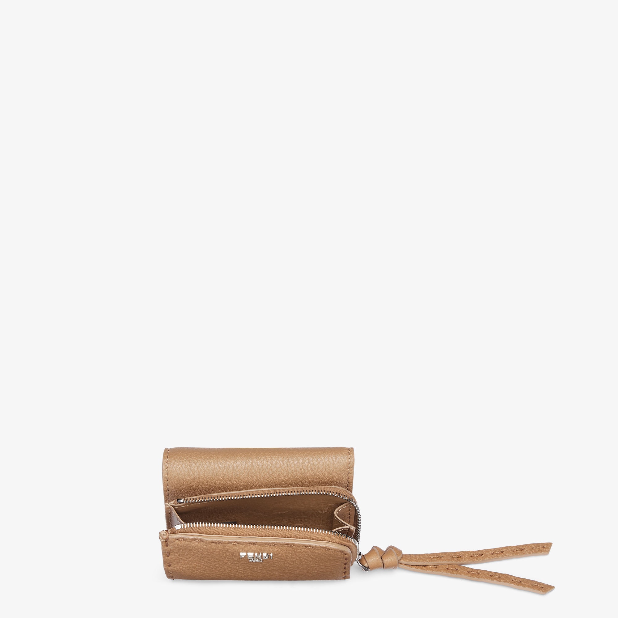ピーカブー マイクロ 三つ折り財布 カーフレザー ベージュ | Fendi ピーカブー マイクロ 三つ折り財布 カーフレザー ベージュ | Fendi