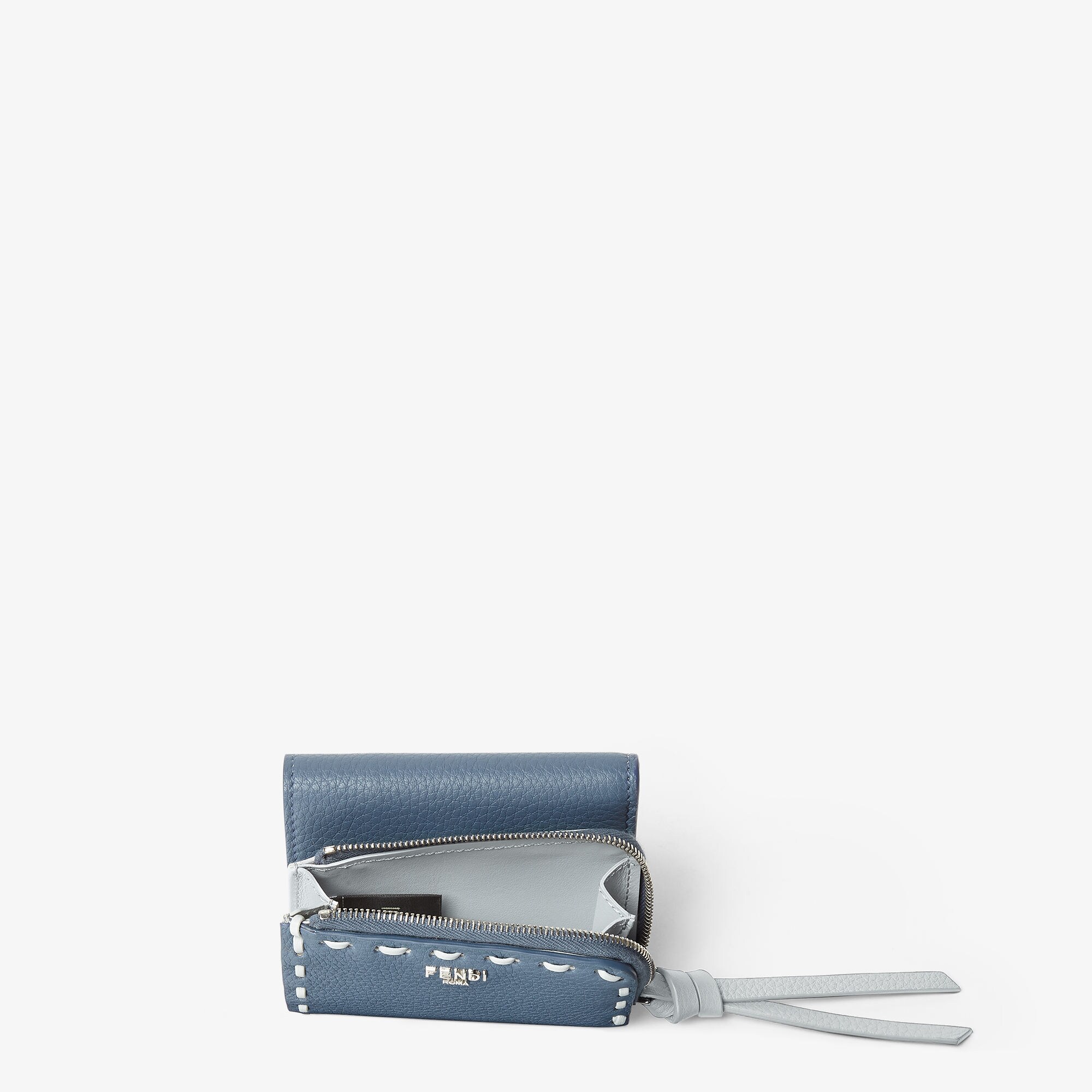 ピーカブー マイクロ 三つ折り財布 カーフレザー ブルー | Fendi