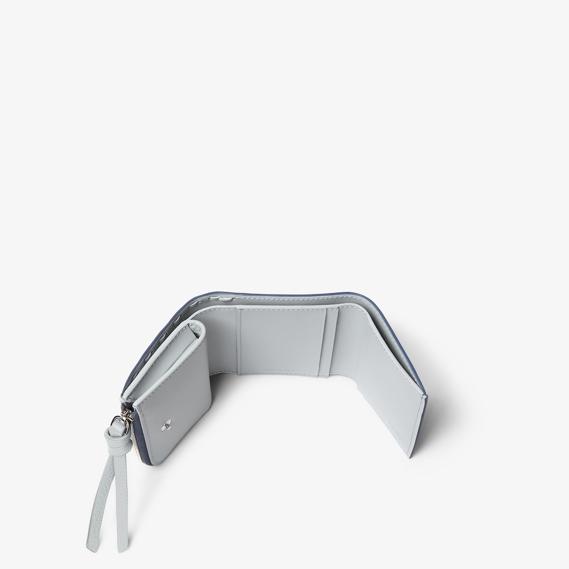 Trifold micro Peekaboo