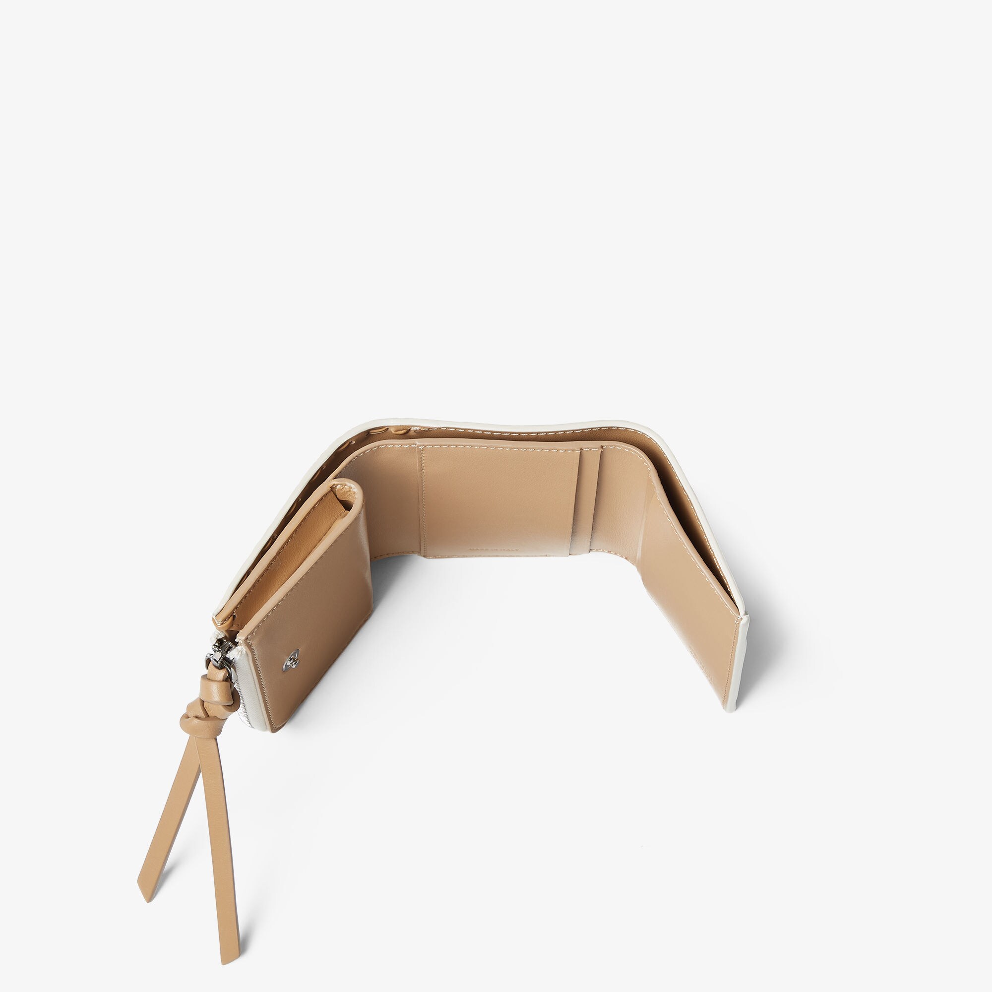 ピーカブー マイクロ 三つ折り財布 カーフレザー ホワイト | Fendi