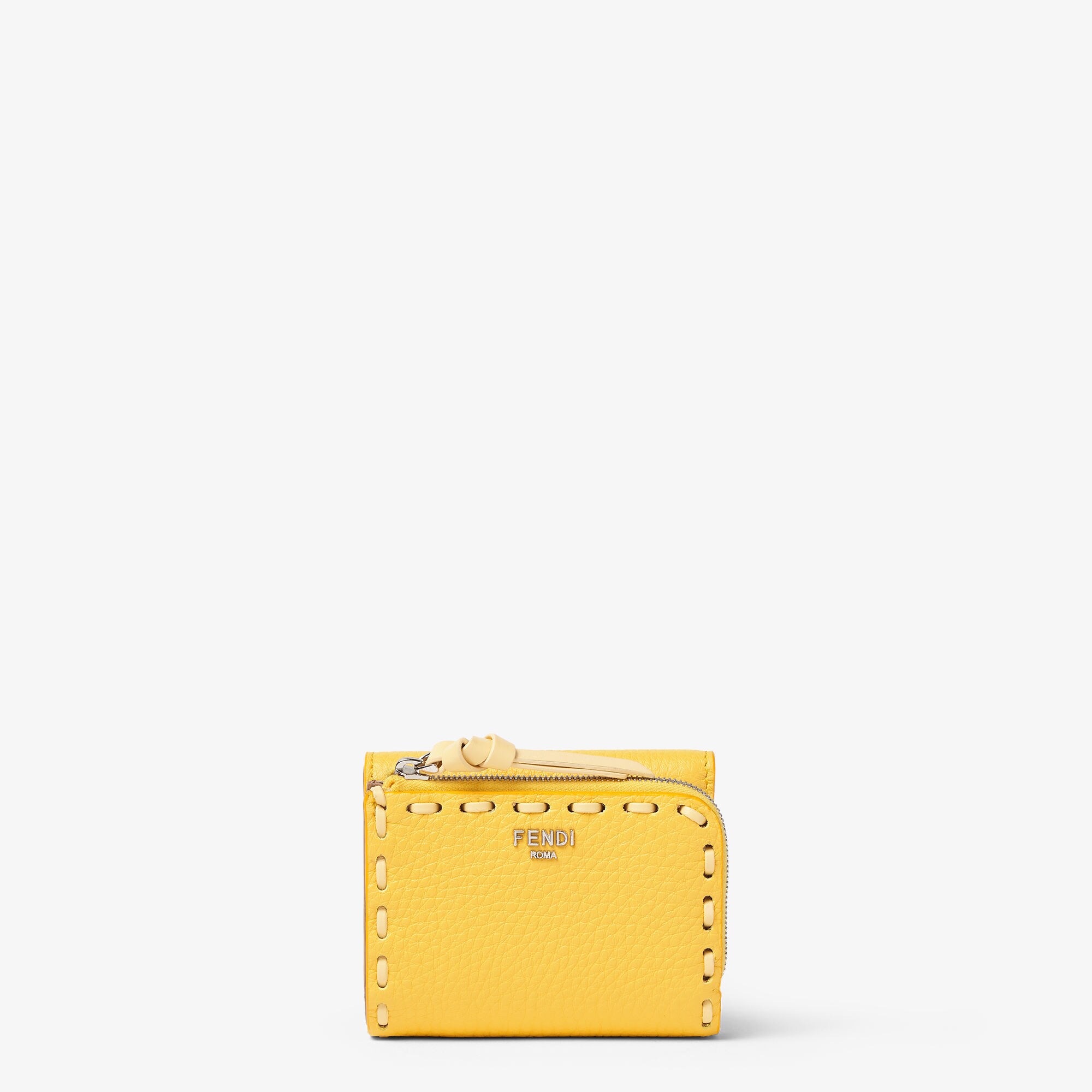 セレリア マイクロ 三つ折り財布 カーフレザー イエロー | Fendi
