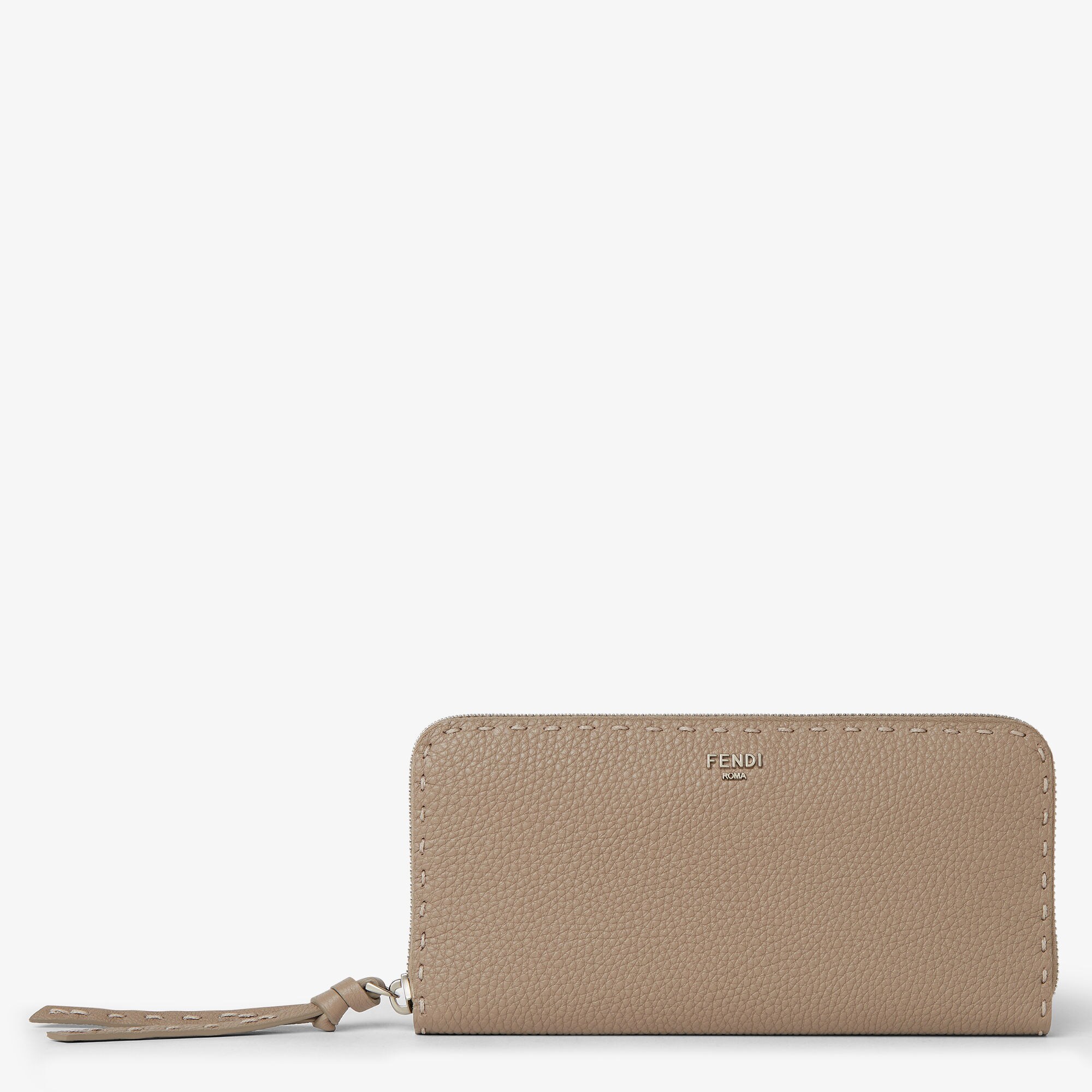 FENDI  ピーカブー ジップアラウンド財布 美品 箱付 グレー　レザー 財布 FENDI フェンディ ピーカブー レザー ジップアラウンド
