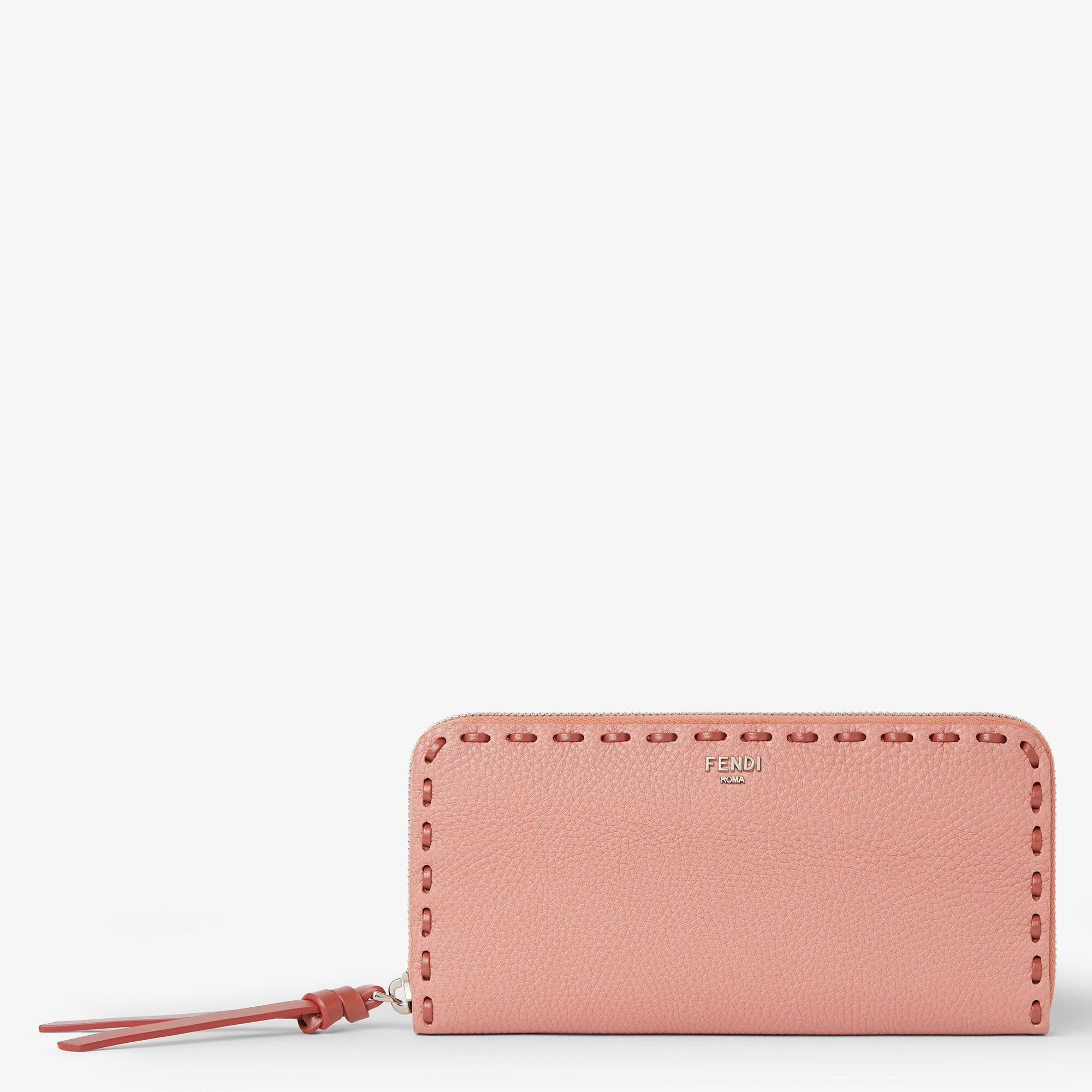 ぱぱびー:美品☆フェンディ FENDI　ラウンドジップ　長財布 ピンク フェンディ「ピーカブー」日本限定の新作レザーグッズ、ピンク