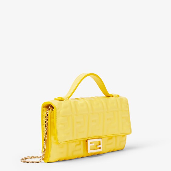 Fendi Baguette Continental With Chain | Thumbnail 2