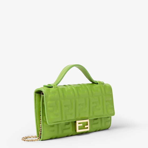 Fendi Baguette Continental With Chain | Thumbnail 2