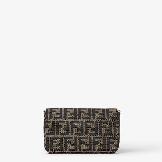 Fendi Tube Wallet On Chain | Thumbnail 3