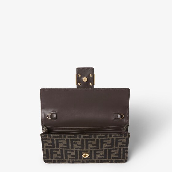 Fendi Tube Wallet On Chain | Thumbnail 4