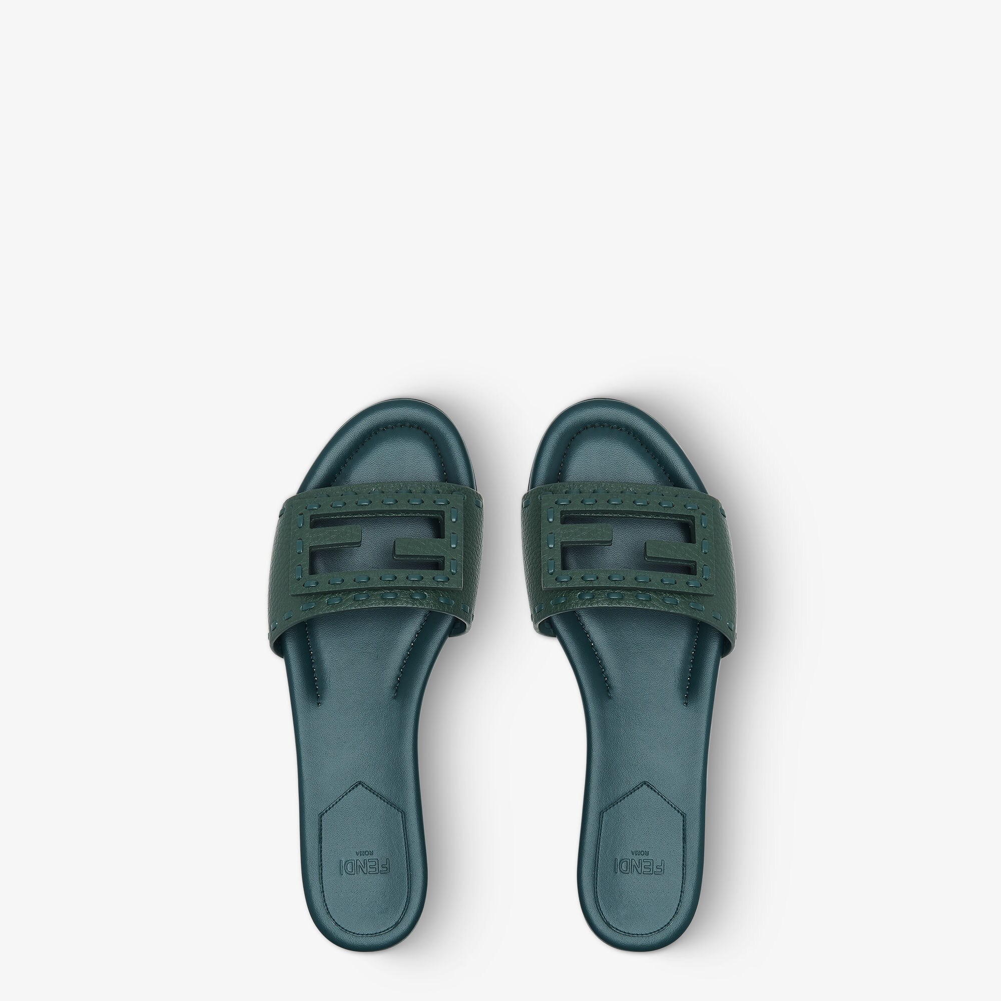 ★関税込み★ FENDI Baguette Sliders FENDI Baguette Slides | Gold | FARFETCH