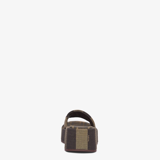 Fendi Wide-band slides with a platform sole | Thumbnail 3