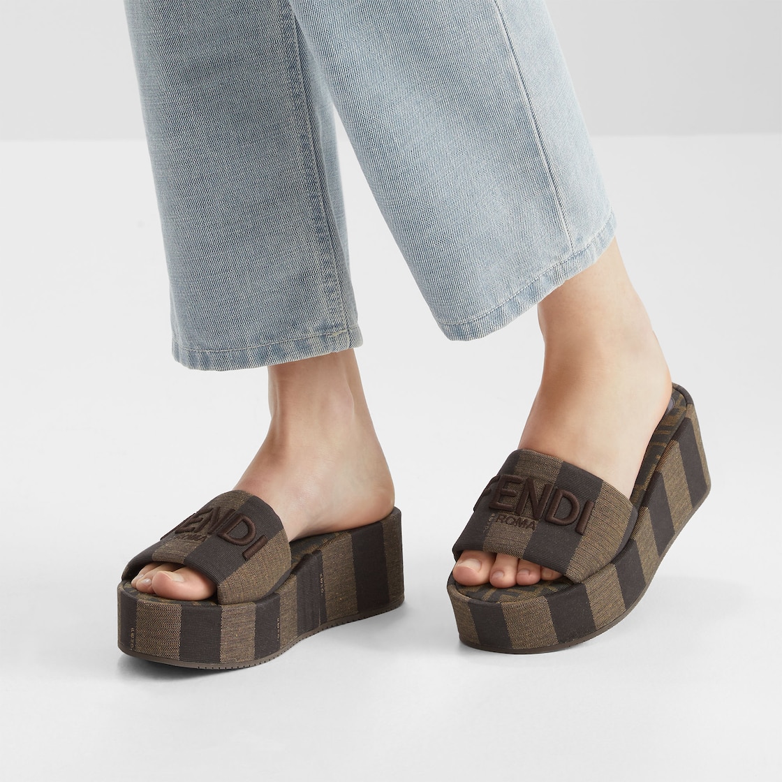 Fendi Sunshine Brown fabric flatform slides Brown - Image 6/6