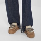 Apres Chic image 5 of 5