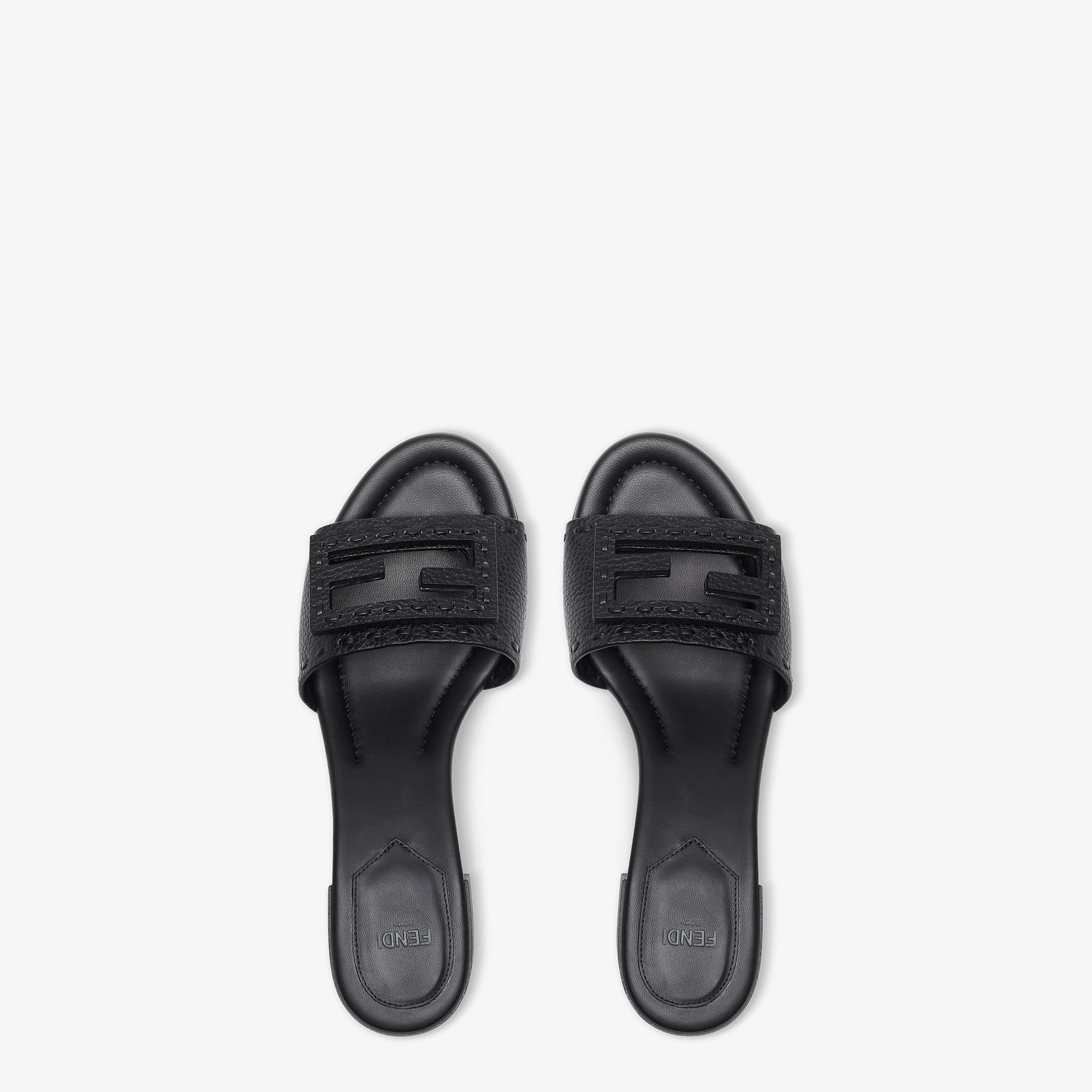 Baguette - Black | FENDI International