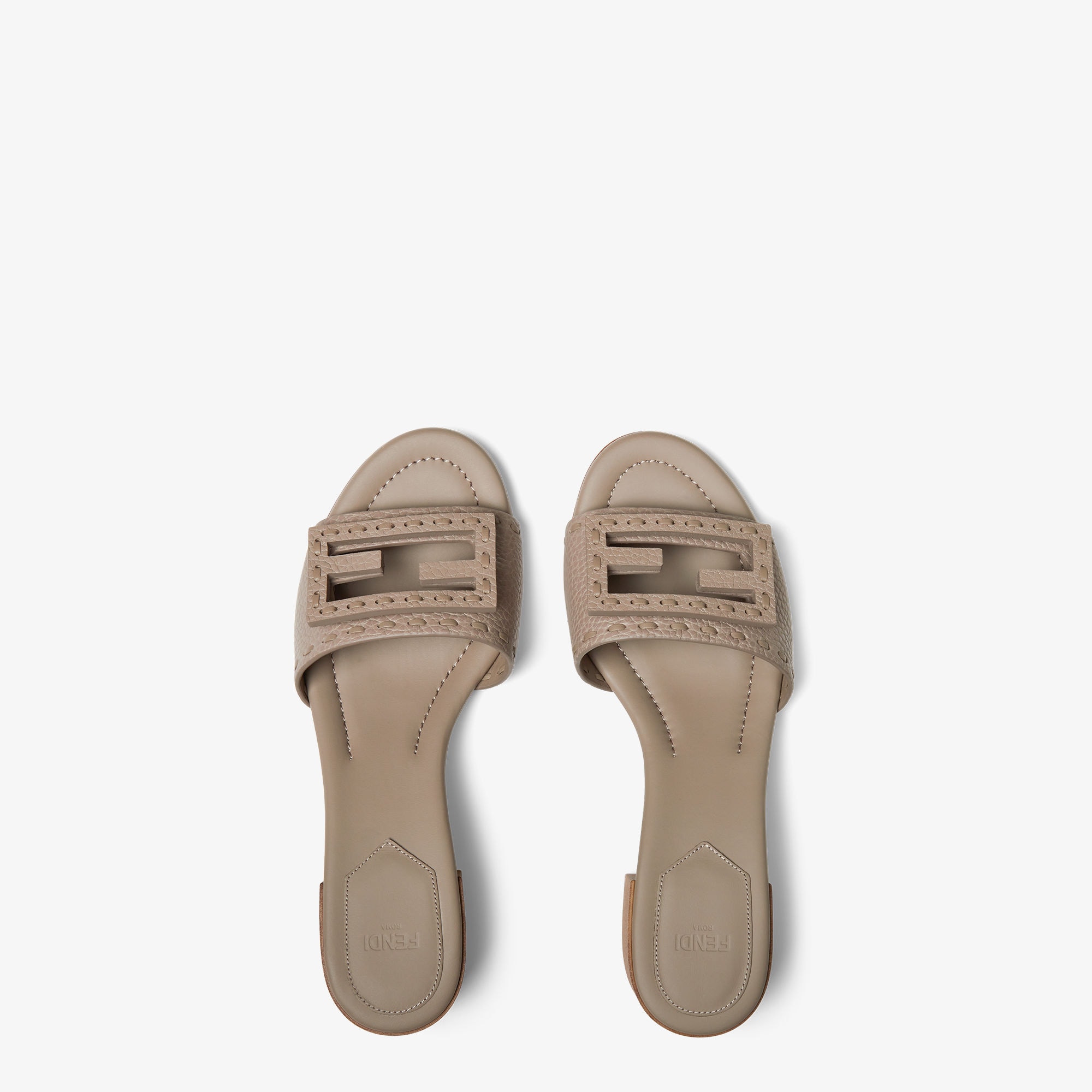 FENDI レザーサンダル ベージュく 8R8862AQY2F1MXM_04?wid=2000&