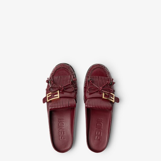 Fendi Rounded-toe sabots decorated with FF Baguette accessory | Thumbnail 4